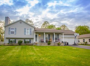 130 Charles Rd SW, Pataskala, OH 43062
