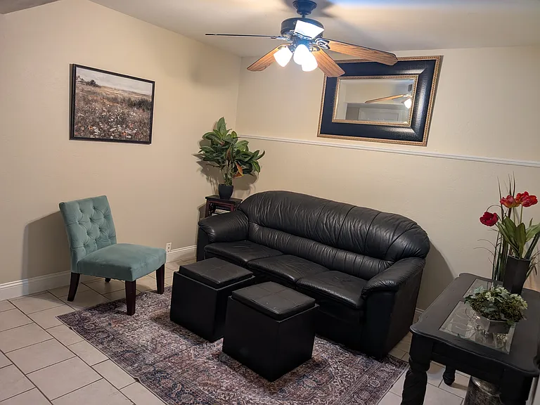 467 Willis Ave — Photo 4