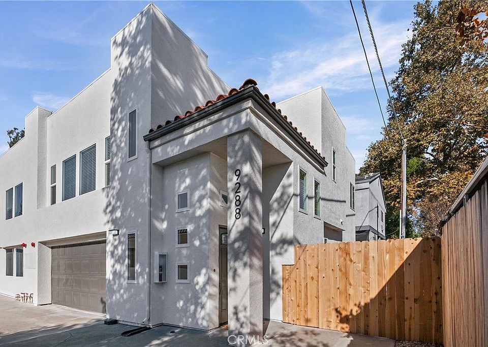 1st image of 9288 El Bordo Ave