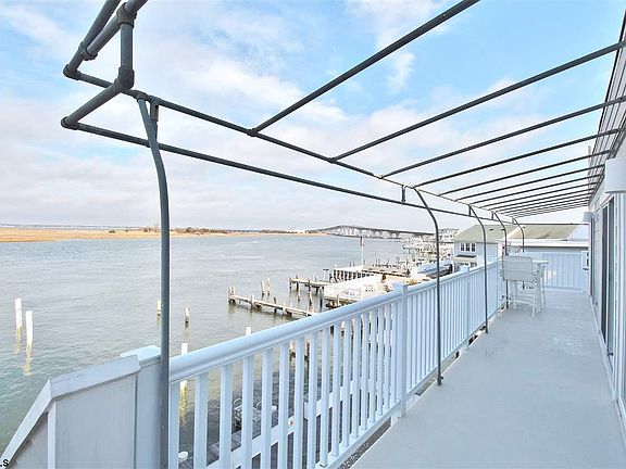 2nd image of 1128 Bay Ave APT 16