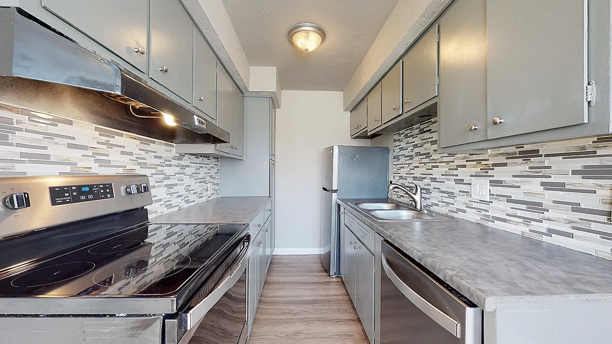 Prince Charles Apartments — Photo 1