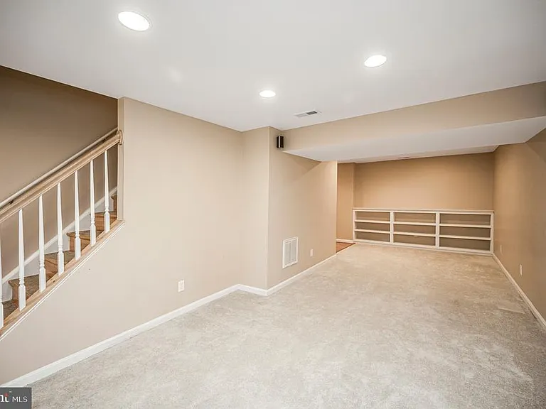15385 Windsong Ln — Photo 44