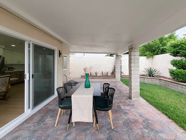 220 S Linhaven Cir — Photo 33