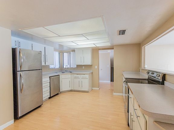 3rd image of 908 E Hermosa Dr