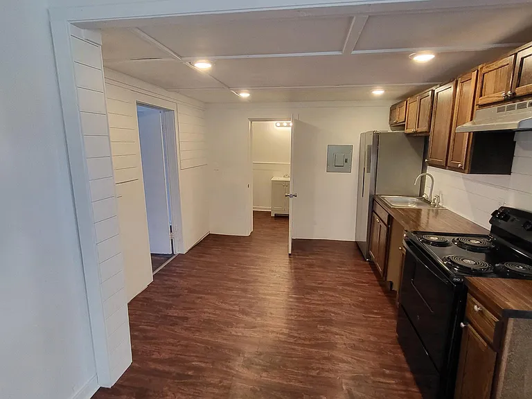 1000 N Poplar St #A — Photo 5