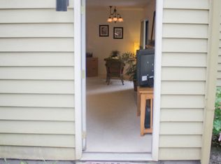 455 Newport Way NW APT 102, Issaquah, WA 98027