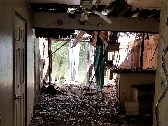 3rd image of 5603 Silverdale Ave