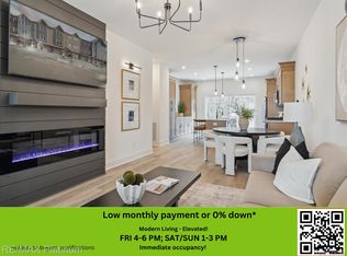 1688 Pinecroft Ln, Howell, MI 48855