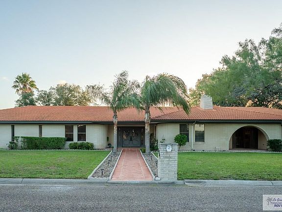 3rd image of 3001 Emerald Lake Dr