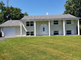 403 W Broadway St, Witt, IL 62094