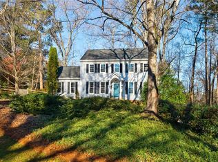 2635 Roxburgh Dr, Roswell, GA 30076