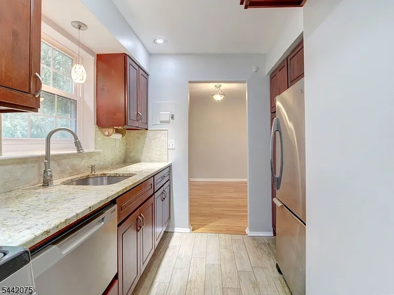 28 Wedgewood Dr #42 — Photo 11