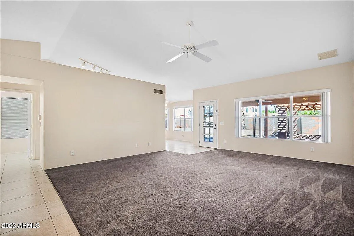 3 bed, 2.0 bath, 1664 sqft, $3,500 — Photo 4