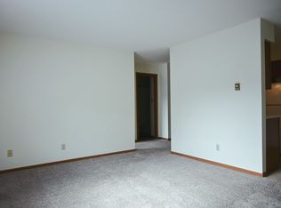 2134 8th Ave NW #110, East Grand Forks, MN 56721