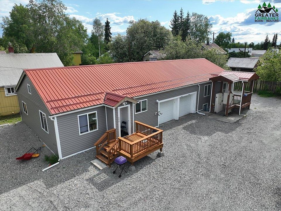 1st image of 352 Driveway St