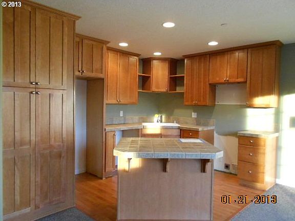 3rd image of 7610 NE 34th Ave APT 9