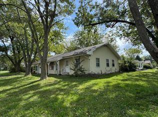 2440 S Westwood Ave, Springfield, MO 65807