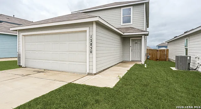 4 bed, 2.5 bath, 1999 sqft, $1,650 — Photo 2