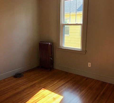 4th image of 87 Willis St Fl 3