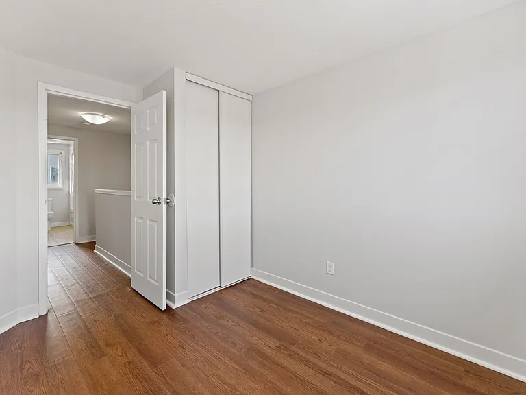 265 Lawrence Ave — Photo 12