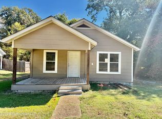208 N 1st Ave, Cleveland, MS 38732