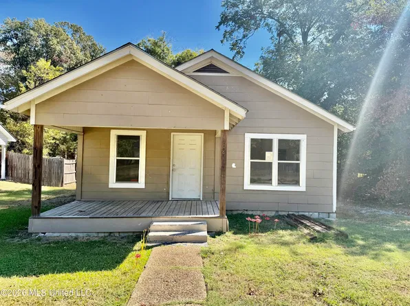 208 N 1st Ave, Cleveland, MS 38732