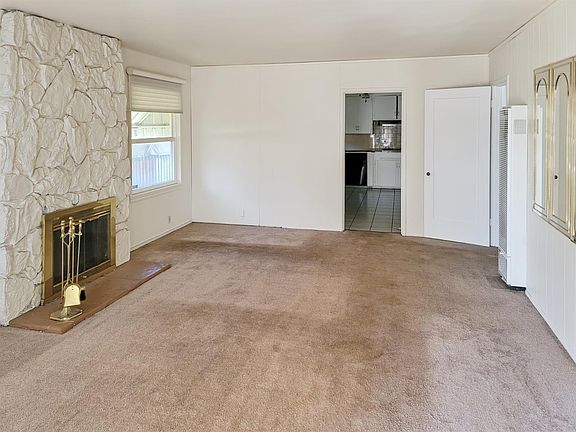 3rd image of 2733 106th Ave