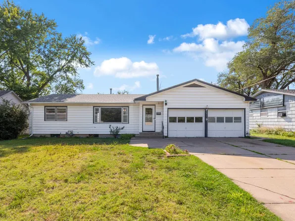 2411 Edgemore Ave, North Newton, KS 67117