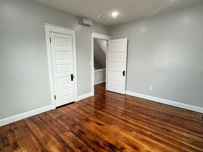 31 N Poplar St — Photo 20