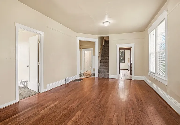 1011 E Augusta Ave — Photo 5