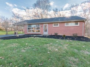 916 Walnut St, Akron, PA 17501