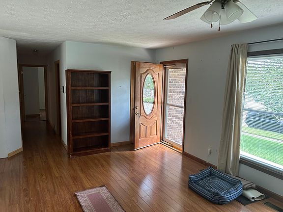 4th image of 3340 Beaver Creek Dr