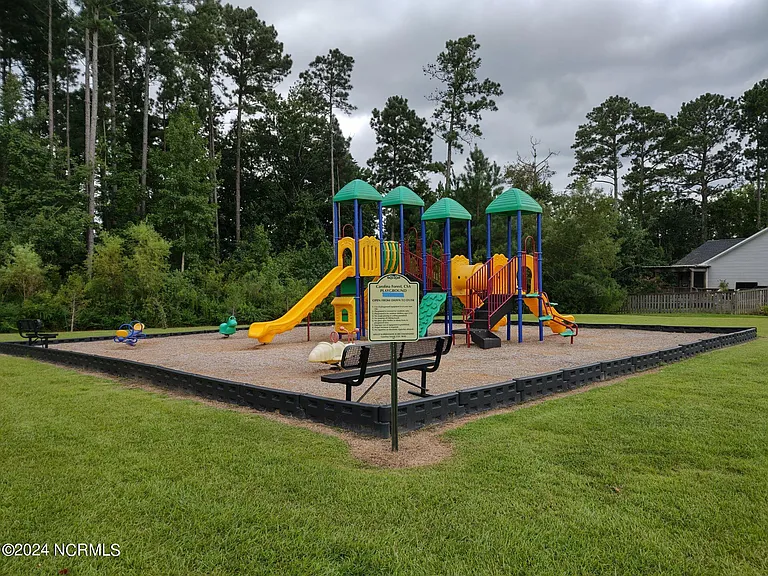 302 Savannah Dr — Photo 39
