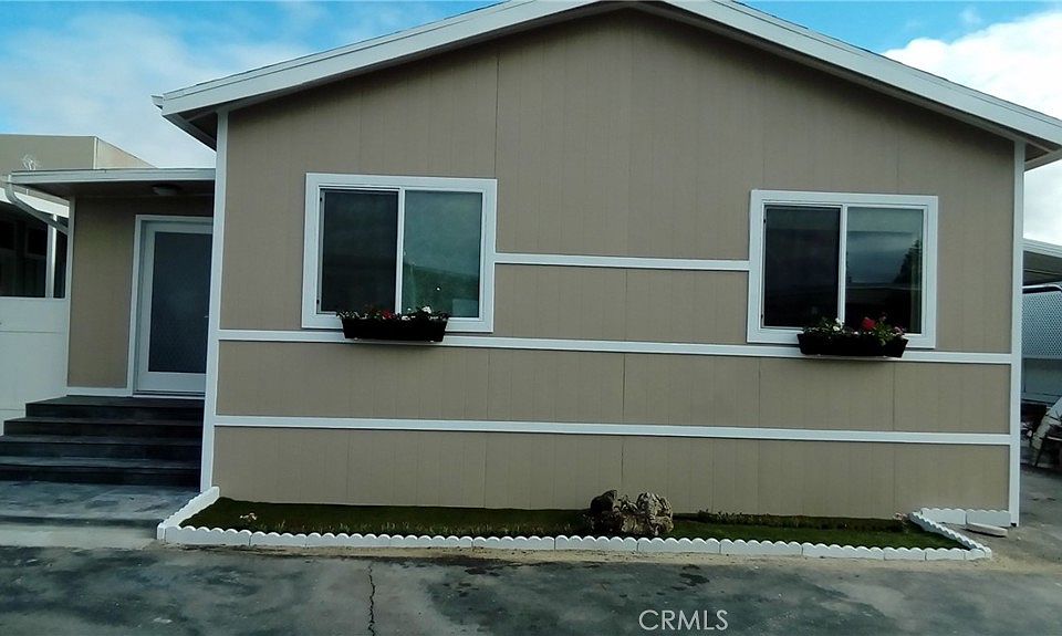 1st image of 8901 Eton Ave #11