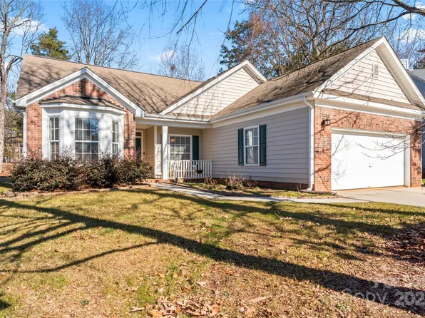 11104 Fox Cove Dr, Charlotte, NC 28273