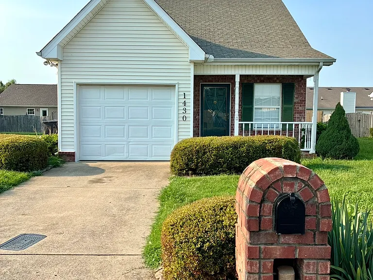 1430 Amal Dr — Photo 1