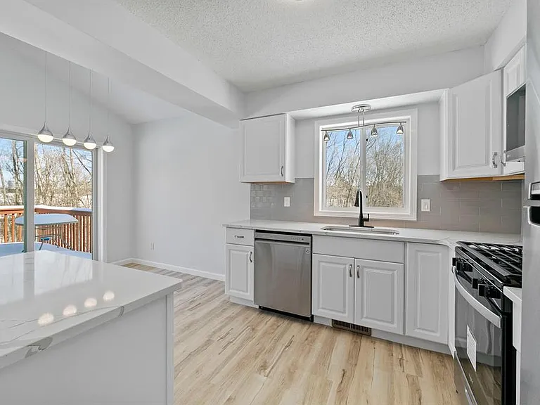 3345 Minnesota Ln N — Photo 8