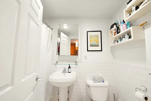 Rented by Superstar Real Estate LLC | media 13