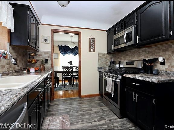 3rd image of 15004 McLain Ave