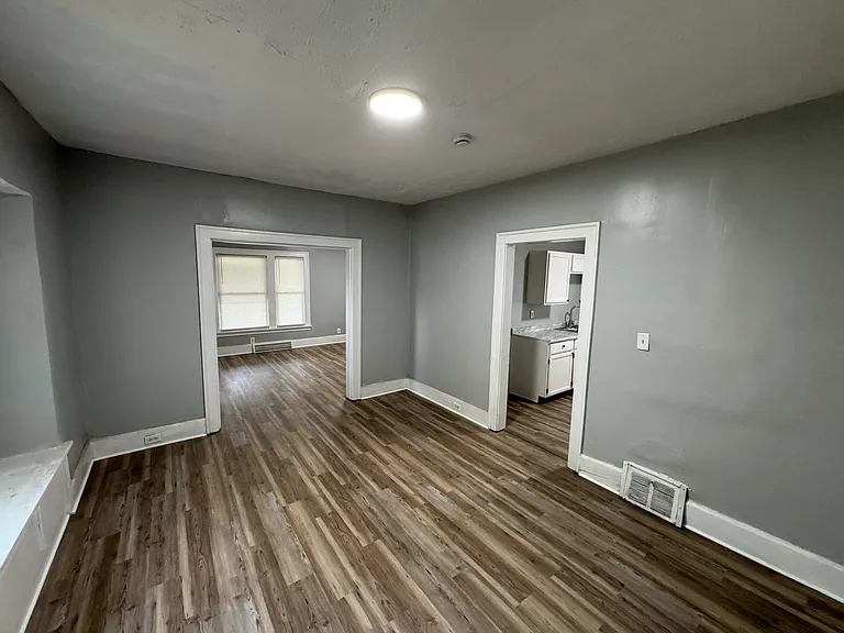 12701 Rexford Ave — Photo 7