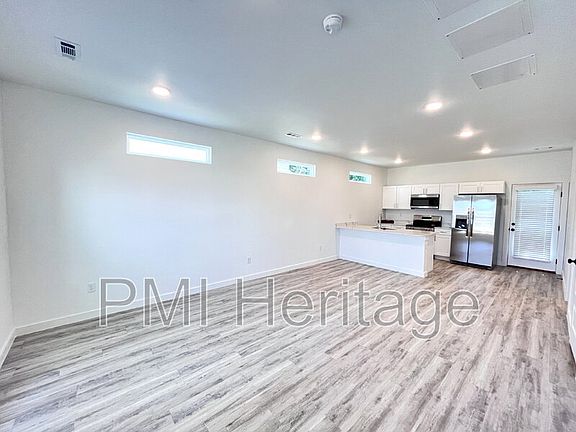 3rd image of 991 Reading Railroad Ln
