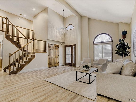 5th image of 3210 Arbutus Street