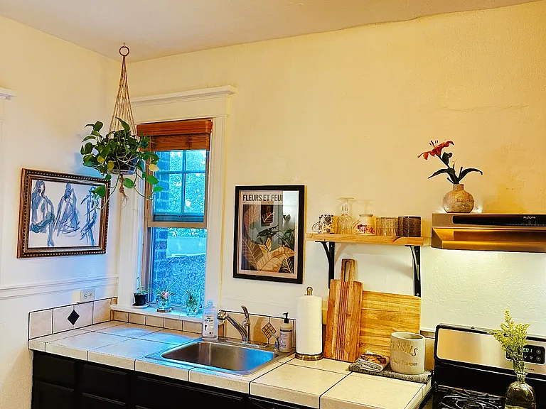 2109 NW Irving St #200 — Photo 15