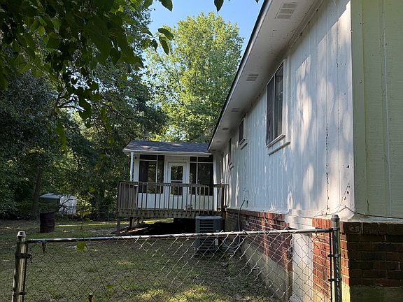 5th image of 6034 Fieldcrest Dr