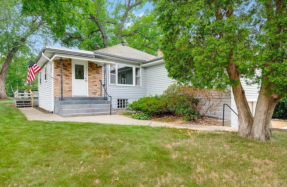 40 Lakeview Ave, Tonka Bay, MN 55331 Zillow