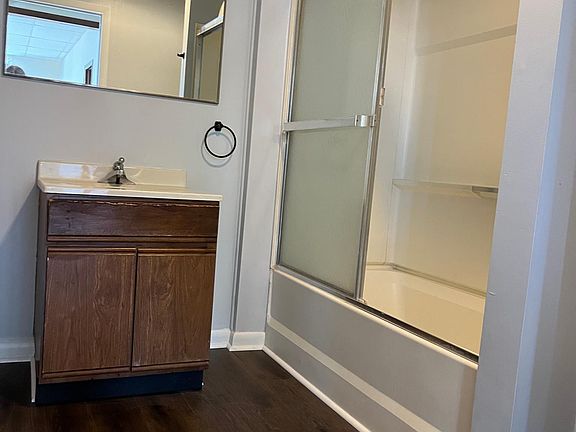 2nd image of 94 E York St #6