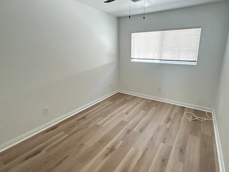 14359 Haynes St — Photo 15