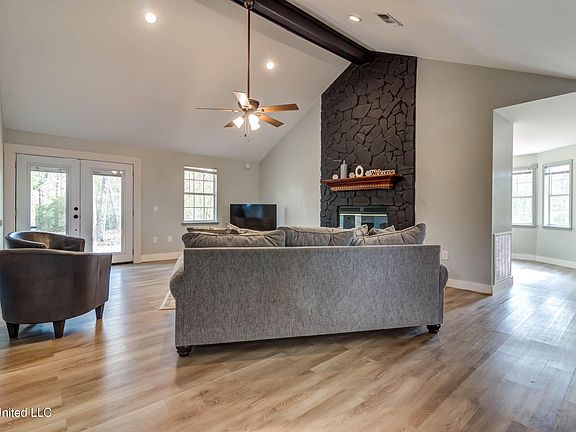 2nd image of 12522 Wolf River Rd