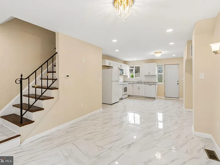 4706 Alhambra Ave — Photo 2