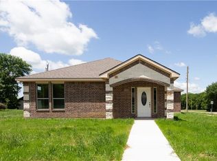 608 E Latimer St, Ennis, TX 75119